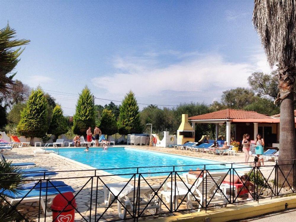 Athina Aparthotel Kávos Екстериор снимка