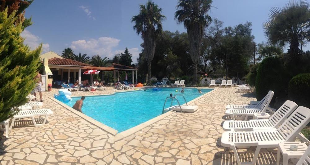 Athina Aparthotel Kávos Екстериор снимка