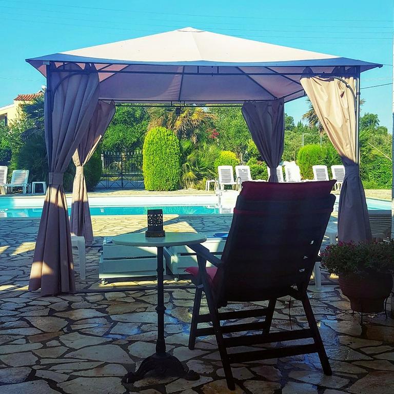 Athina Aparthotel Kávos Екстериор снимка