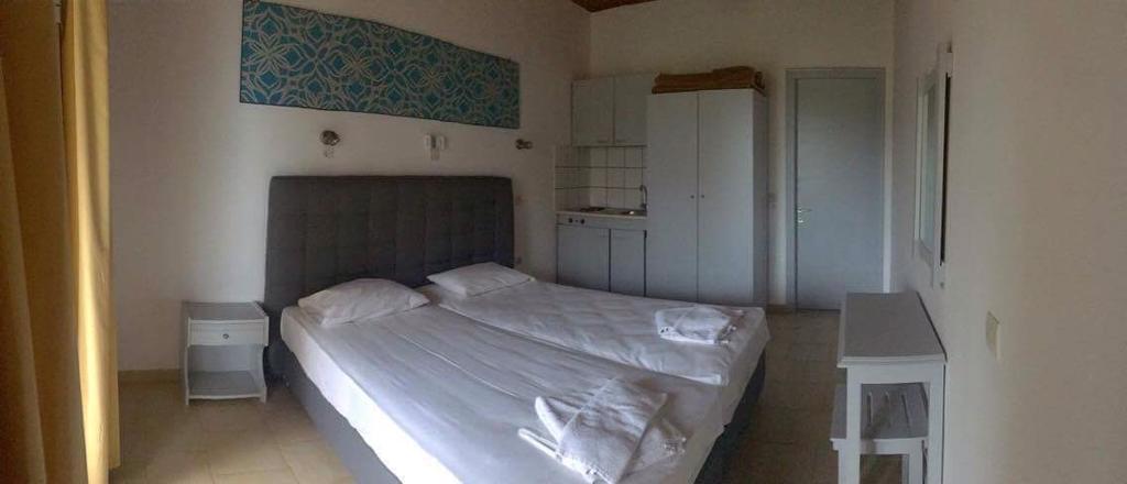 Athina Aparthotel Kávos Екстериор снимка