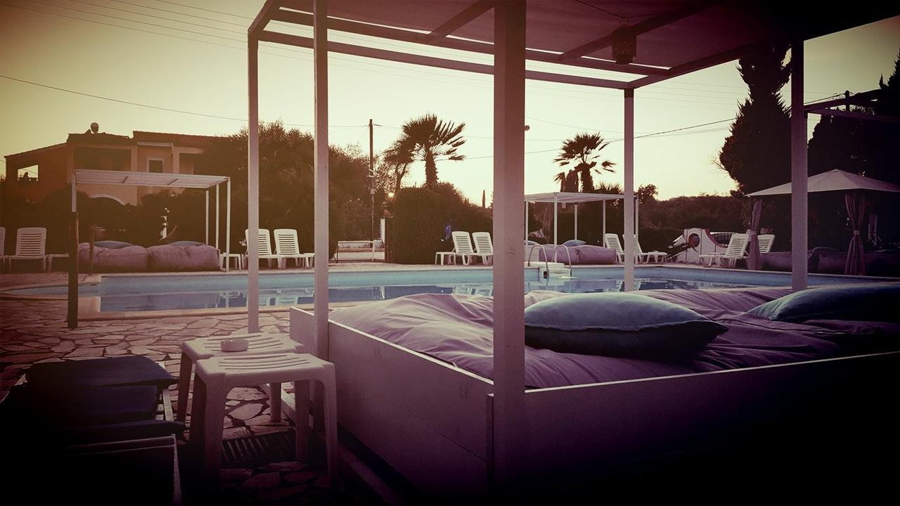 Athina Aparthotel Kávos Екстериор снимка