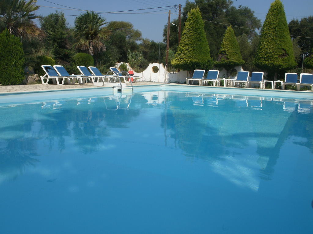 Athina Aparthotel Kávos Екстериор снимка